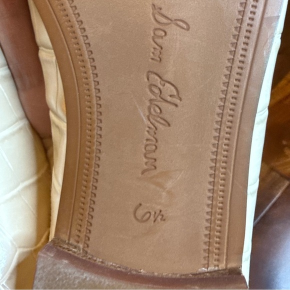 Sam Edelman Cream and Gold Flats with Textured Design - Picture 8 of 12